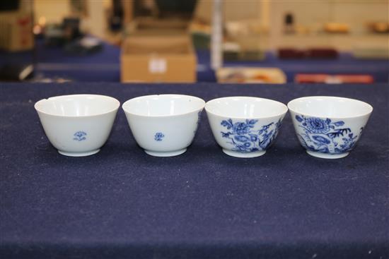 A Chinese blue and white jar and six teabowls, 18th/19th century 44cm